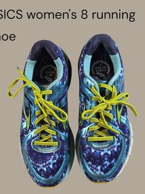 ASICS Women's 8 Blue Patterned Running Shoes with Yellow Accents